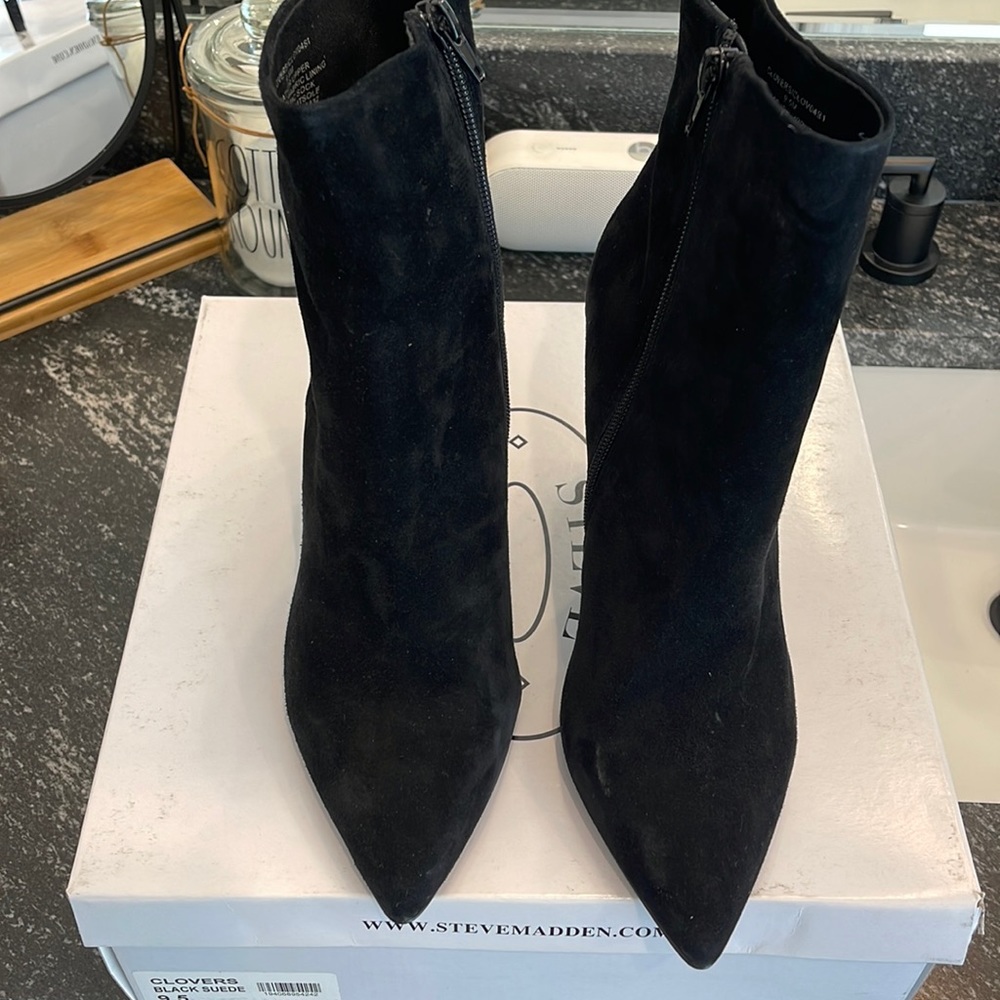 Steve Madden Clovers Black Suede
